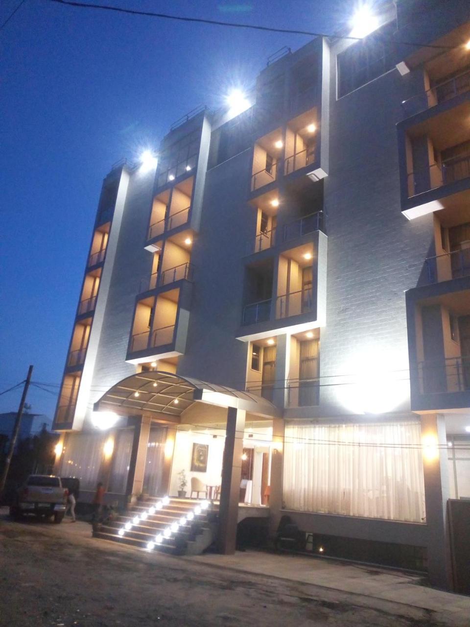 Marcen Addis Hotel Extérieur photo