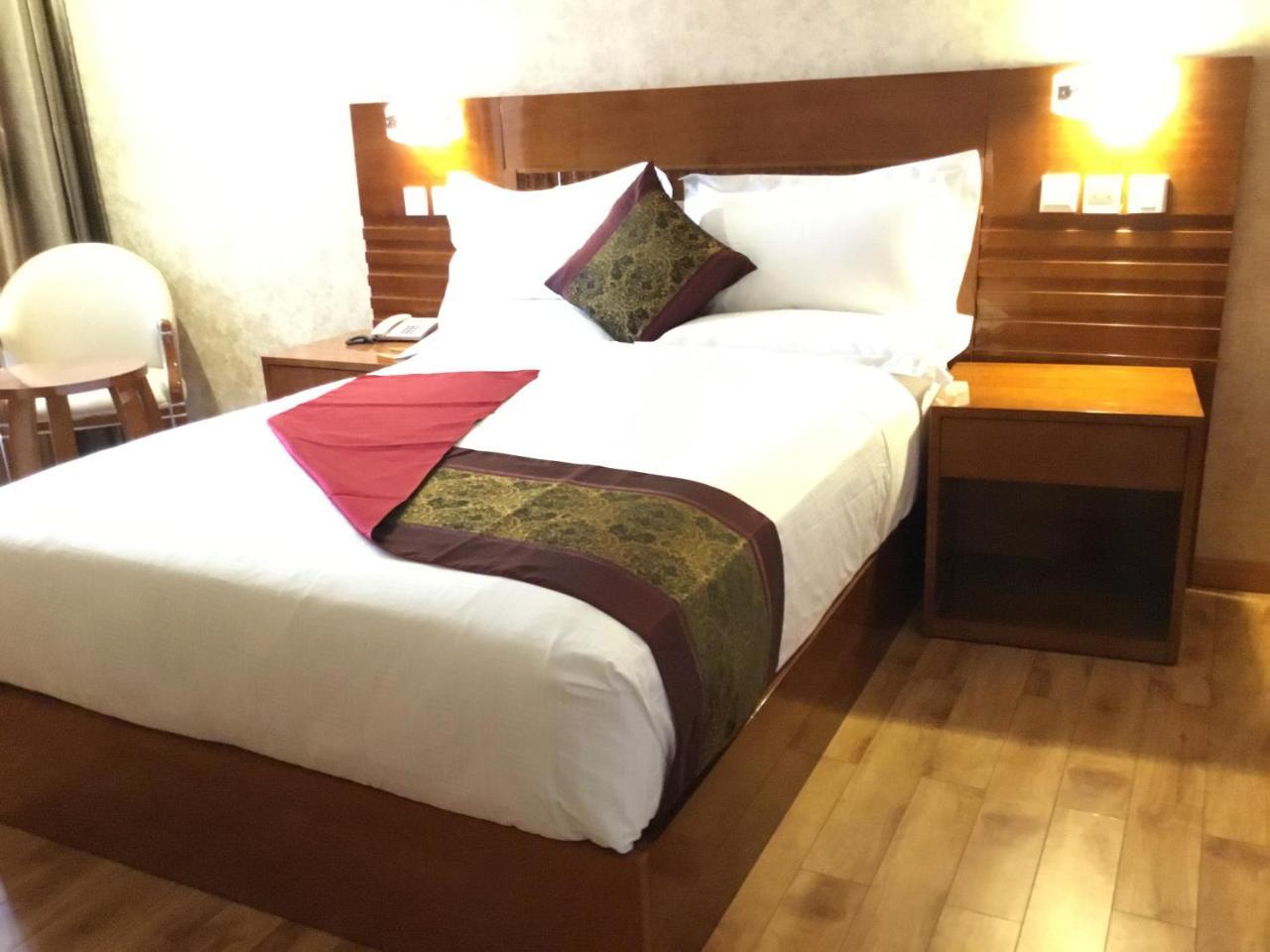 Marcen Addis Hotel Extérieur photo