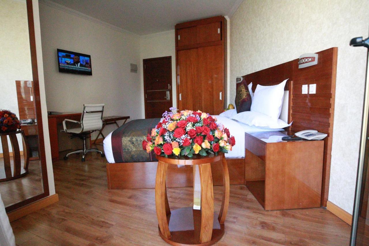 Marcen Addis Hotel Extérieur photo